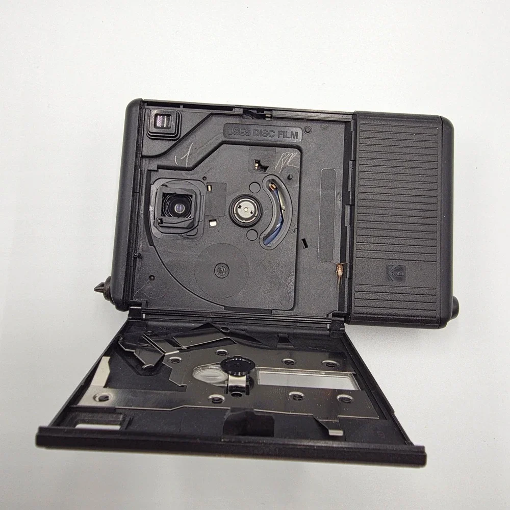 Kodak Disc 6000 Vintage Film Camera Black Clamshell Made in USA Retro 1980s